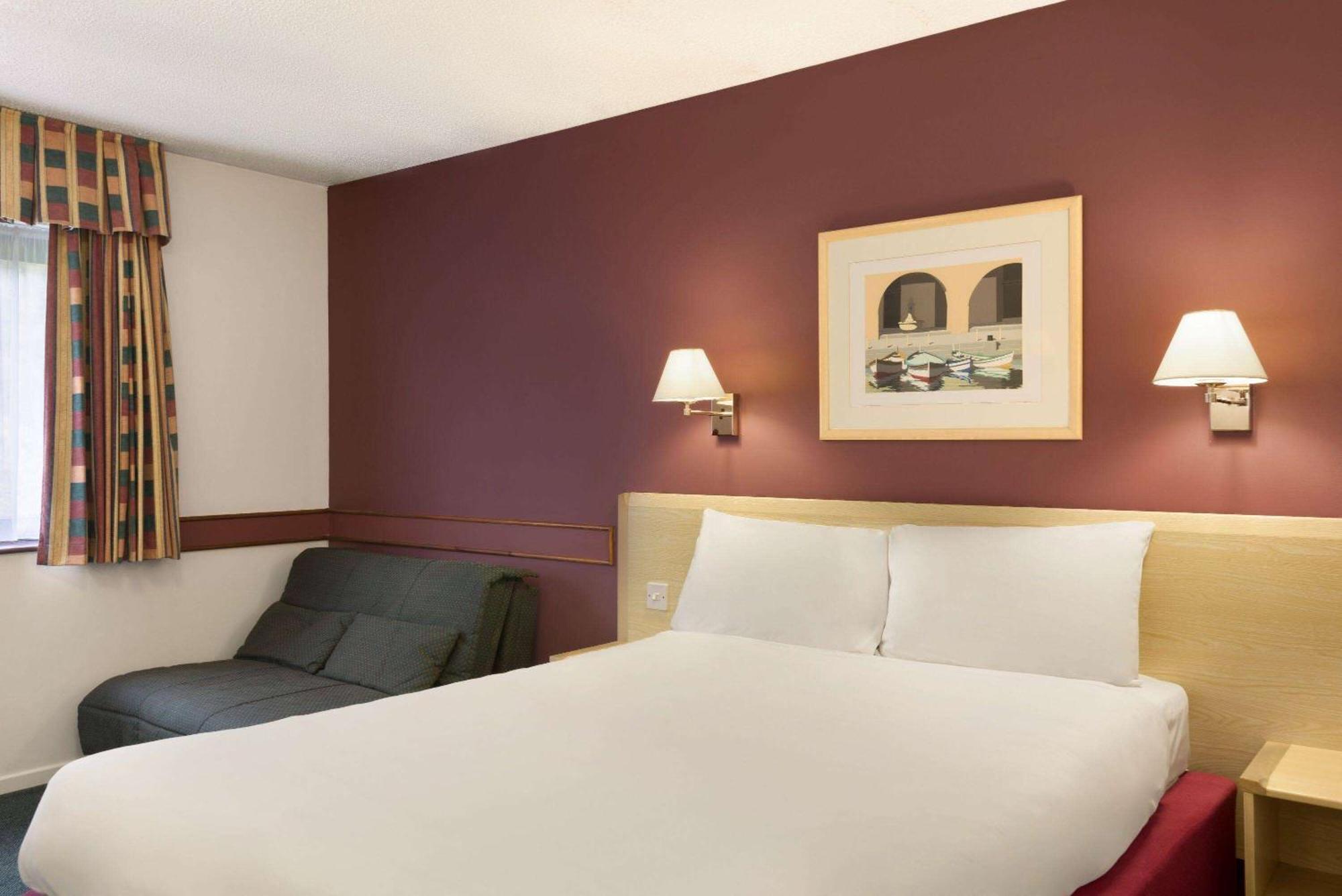 Days Inn Hotel Bradford - Leeds Brighouse Ngoại thất bức ảnh